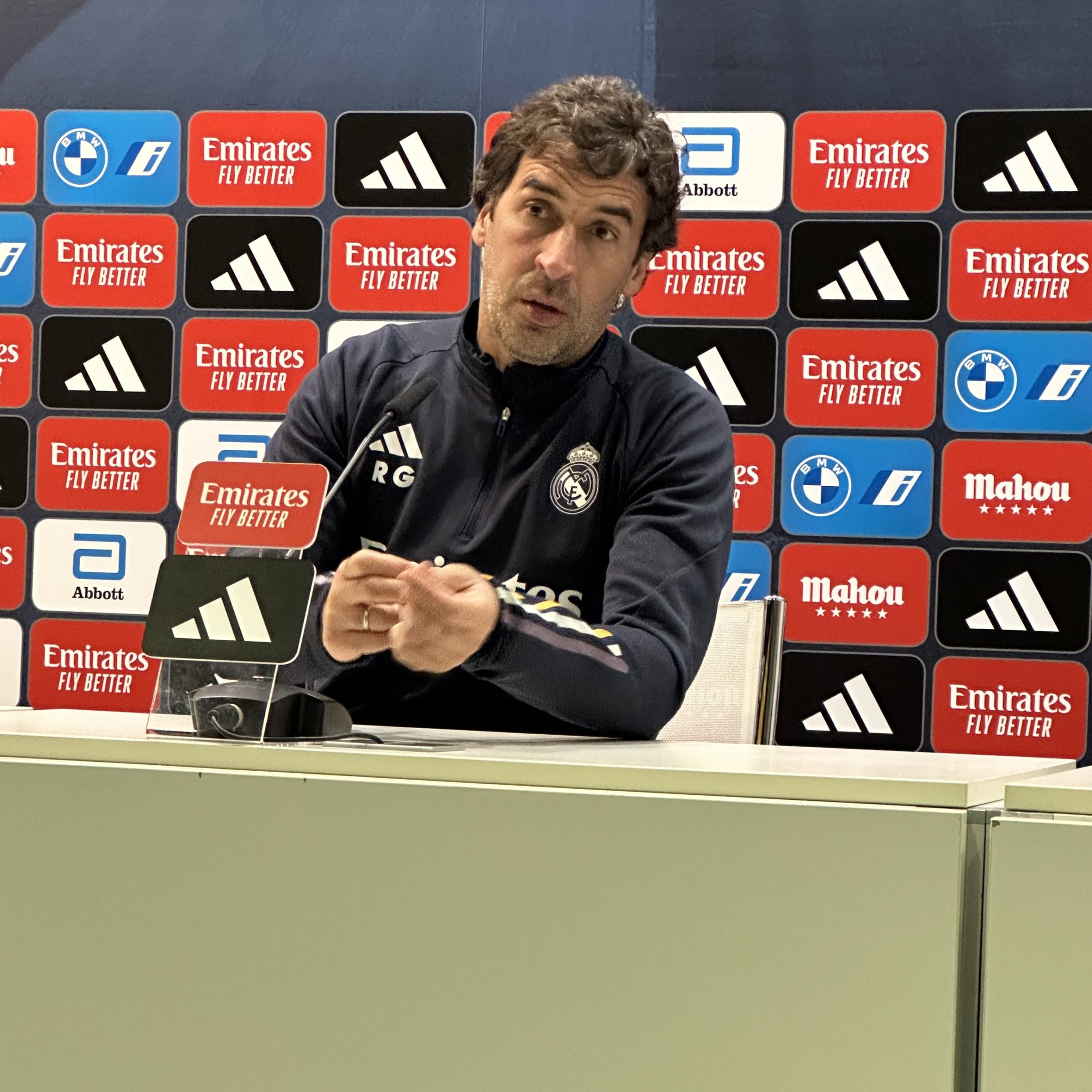 Raul Gonzalez en conferencia de prensa